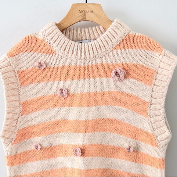 Wide-Leg Dark Blue Jeans - Picture 11 of 14